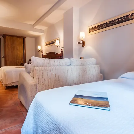 Dona Manuela Hotel