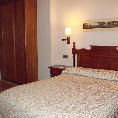 Dona Manuela Hotel 3*