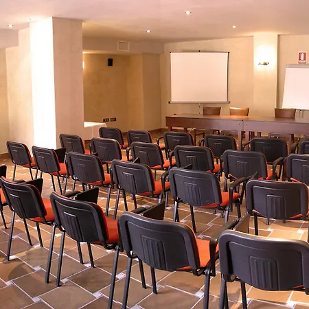 Dona Manuela Hotel 3*